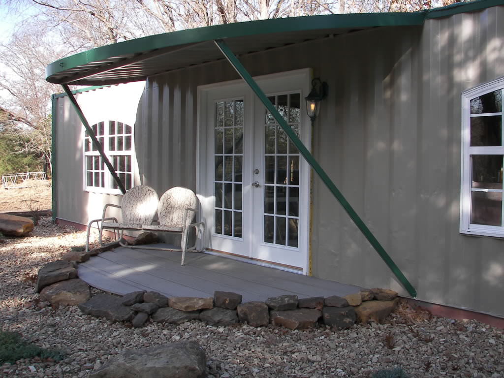 Как построить дачный дом из контейнеров