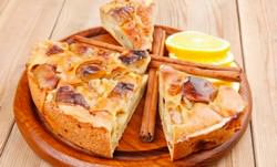 Шарлотка с лимоном ничуть не менее вкусная, чем с яблоками