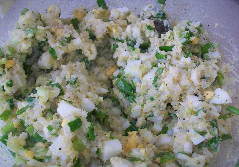 При желании в начинку можно добавить любимую зелень