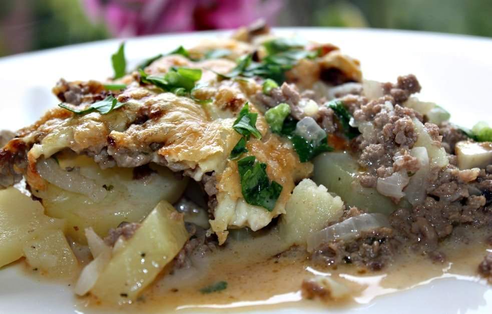 По окончанию приготовления блюдо можно украсить измельченной зеленью