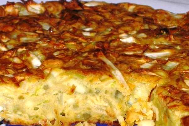 Такая шарлотка придется по вкусу тем, кто любит вареные куриные яйца