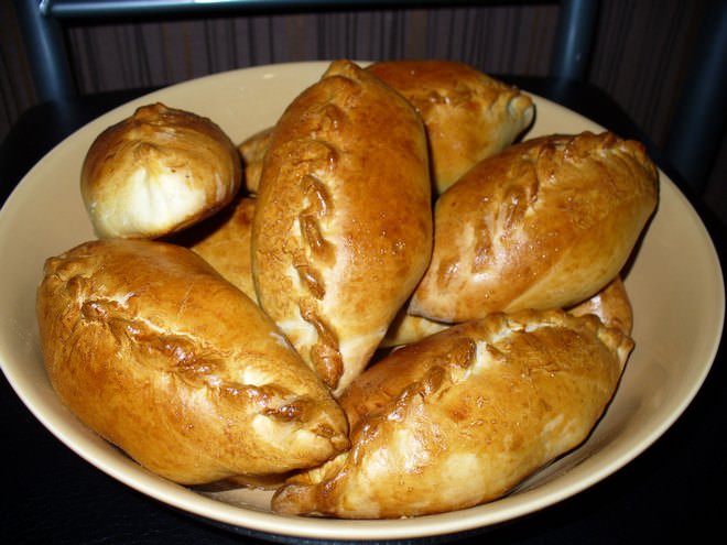 Такие пирожки по вкусу не уступают пирожкам из теста на основе дрожжей