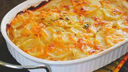 Запеканки с куриным мясом доступны по цене, легки в приготовлении и вкусны