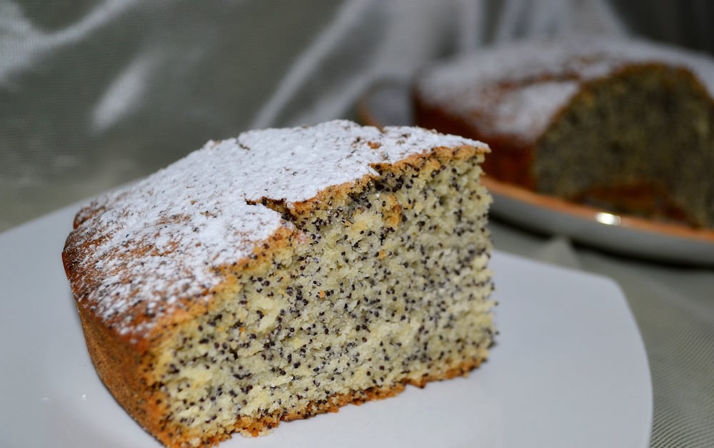 Простые пироги с маком – классика домашней кулинарии
