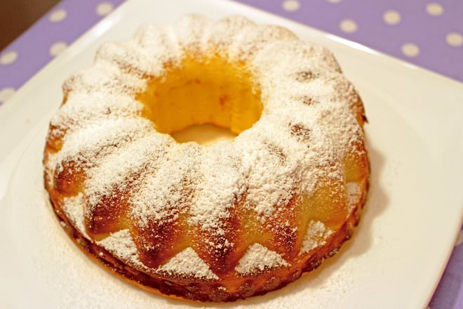 Запеканка с нежнейшим творогом – любимый десерт для завтрака во многих семьях