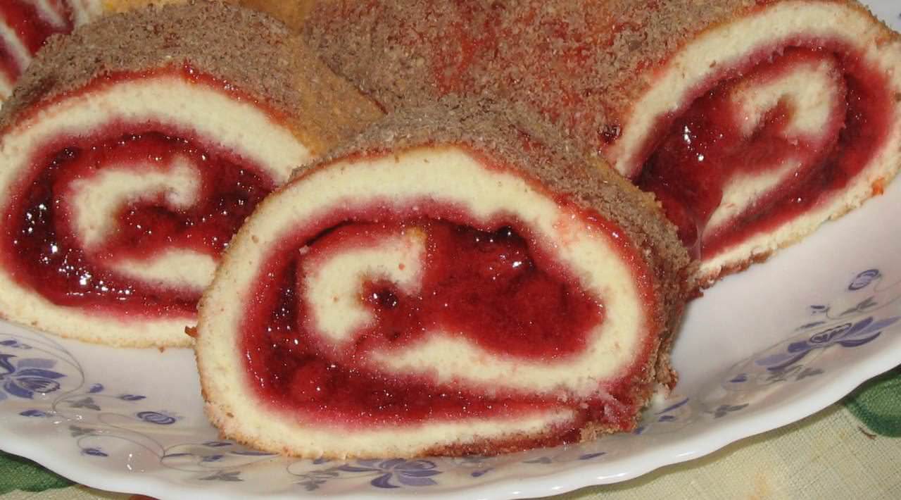 Такой рулет, без сомнения, порадует всю семью своим вкусом