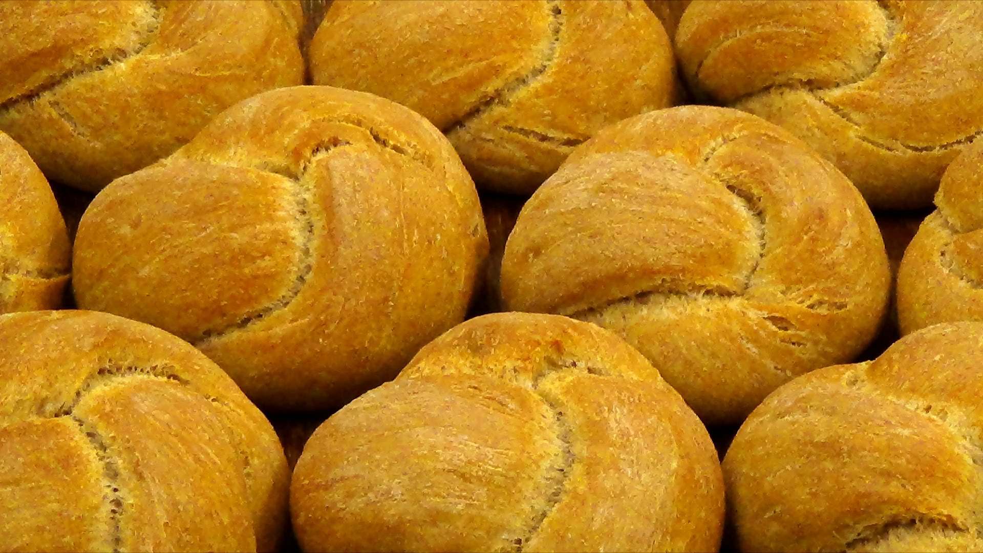 Булочки получаются пышными и сдобными