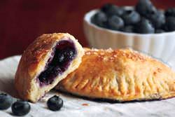 Ароматная смородина станет достойной начинкой для пирожков