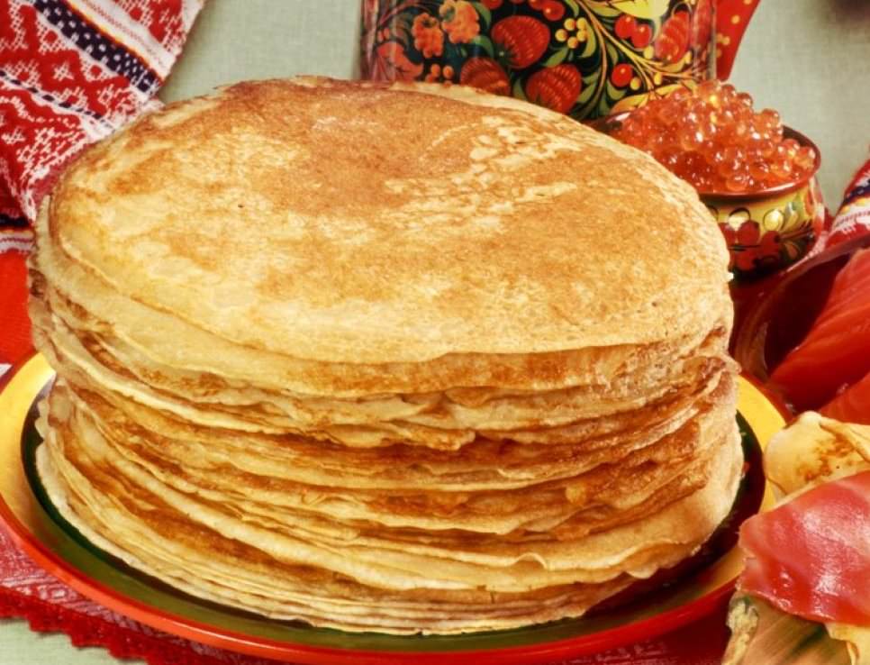 Тонкие блины на молоке – сытный и вкусный завтрак