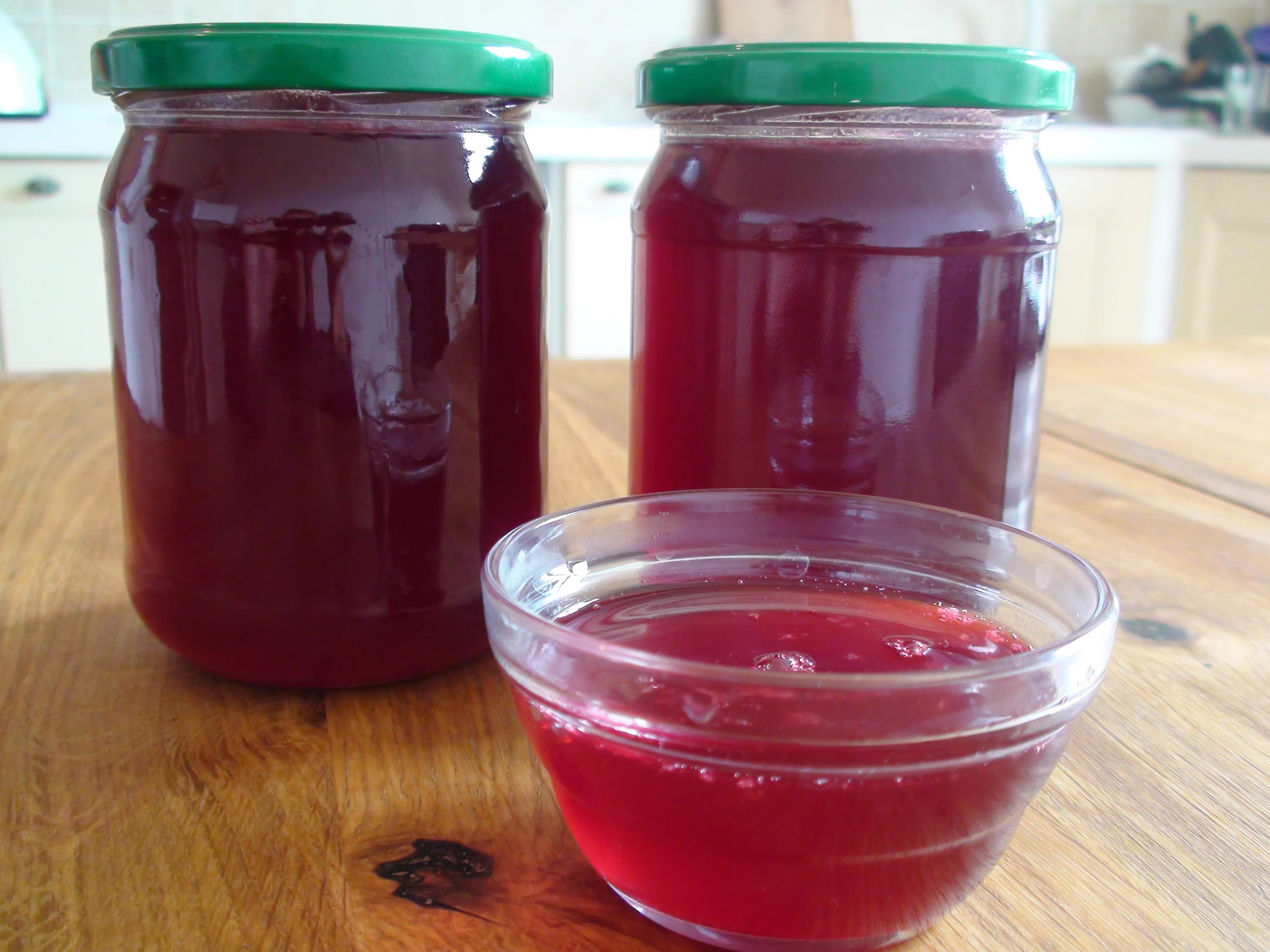 Желе получается нежным и сладким