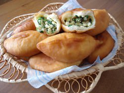 Пирожки с зеленым луком и яйцом, пожаренные на сковороде – классика