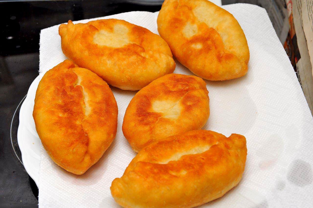 Тыква и морковка прекрасно сочетаются и дополняют друг друга, а сами пирожки делаются очень легко и быстро