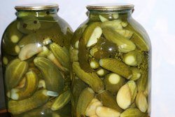 Консервирование с яблочным уксусом полезнее, чем с эссенцией