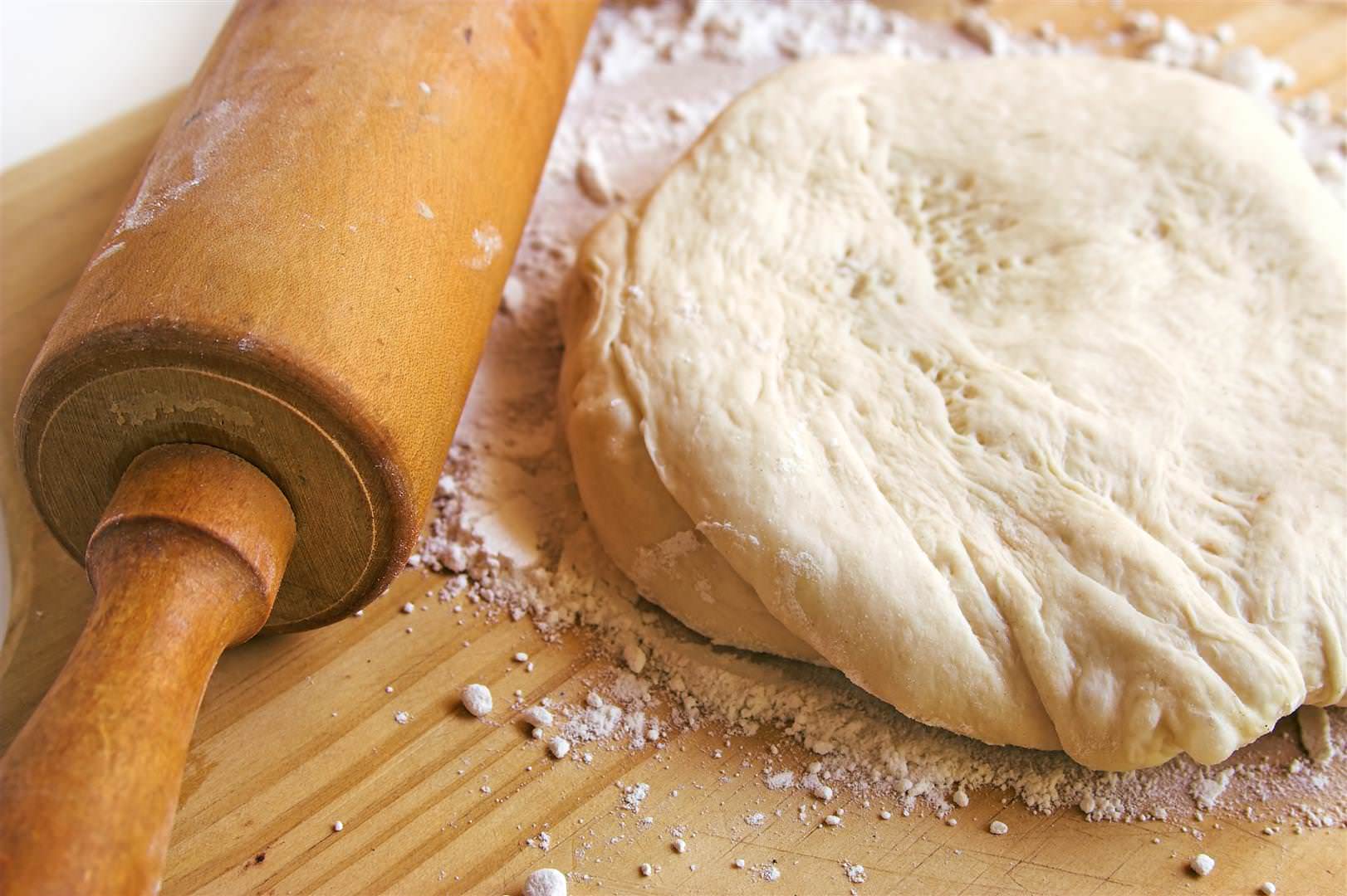 Для такого теста не обязательно использовать пиво, но с ним оно будет вкуснее