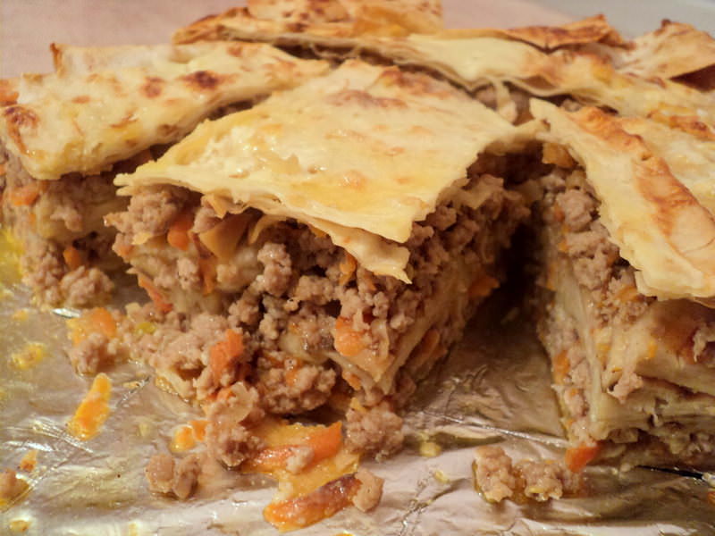 Запеканка получается сочной, сытной и очень вкусной