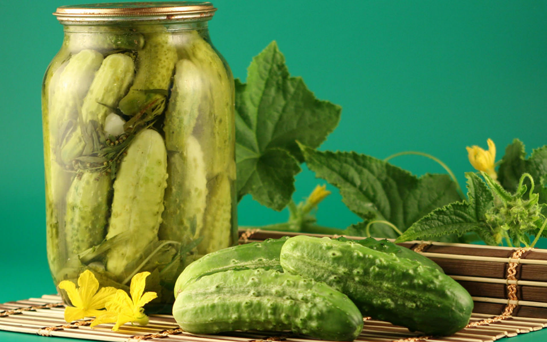 Огурцы с аспирином можно кушать людям с высокой кислотностью желудка