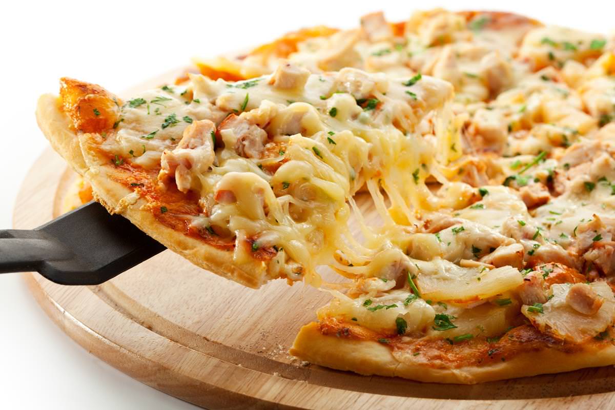 Приготовить вкусную основу для пиццы можно, не используя пшеничную муку