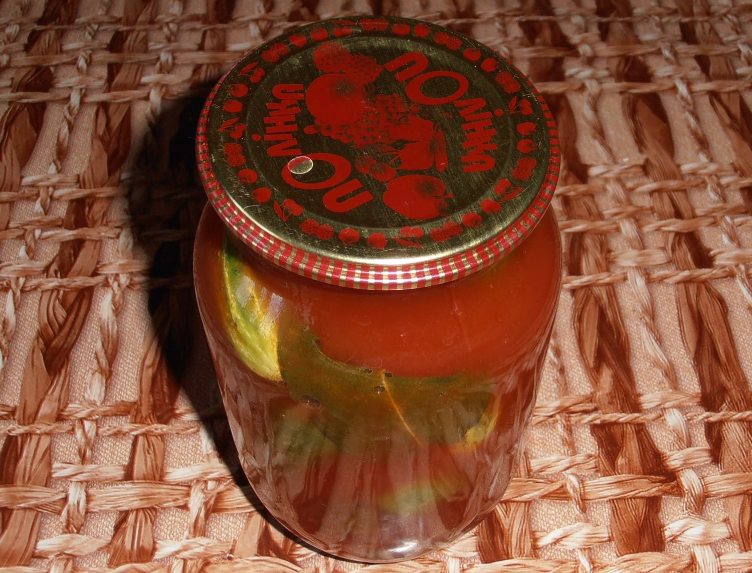 Главный плюс данного рецепта – не нужно стерилизовать банки