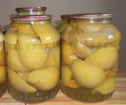 Упругие и вкусные консервированные груши с легким ароматом цитрусовых, специй или ванили могут покорить своим изысканным вкусом даже гурмана