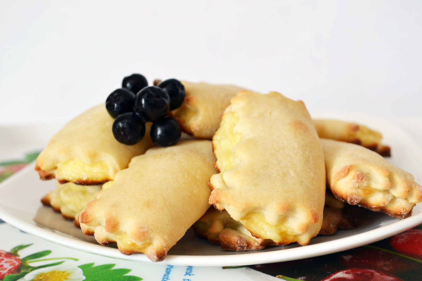 Пирожки долго не портятся, если хранить их в холодильнике