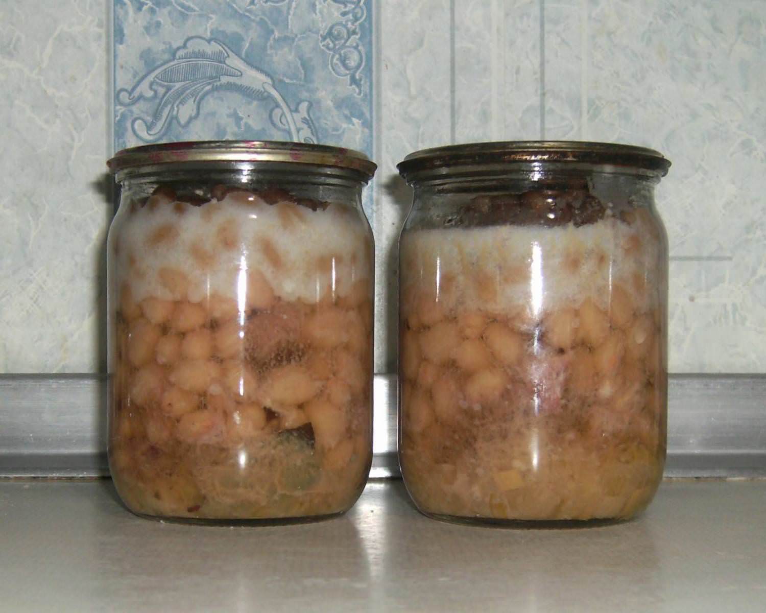 Для быстрой консервации мясо стоит порезать помельче