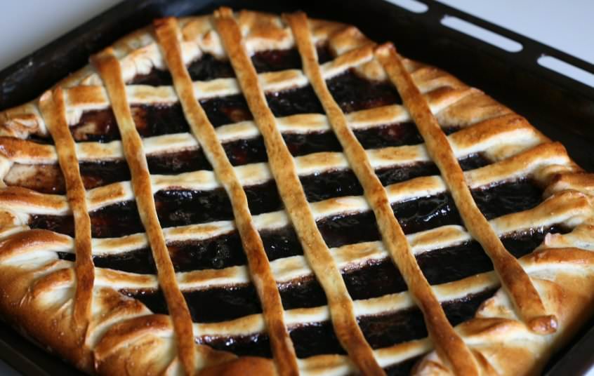 Приготовление пирогов на песочном тесте длится не более получас