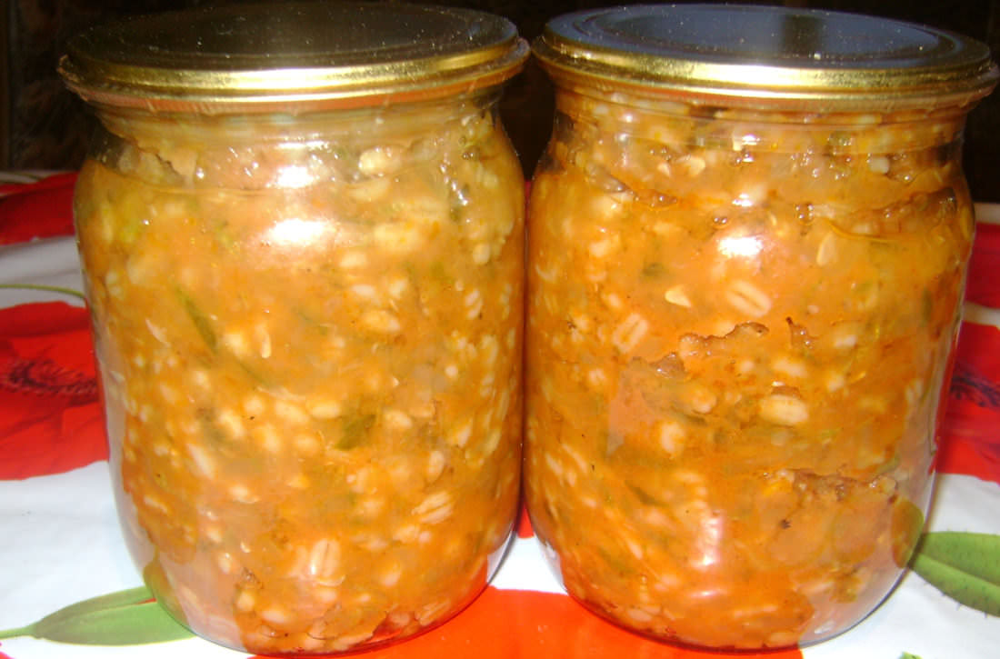 Из огурцов сорта Зозуля получается аппетитная заготовка для рассольника