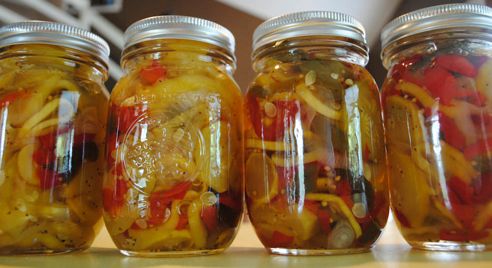 Салат выходит сладковатый, но с кислинкой