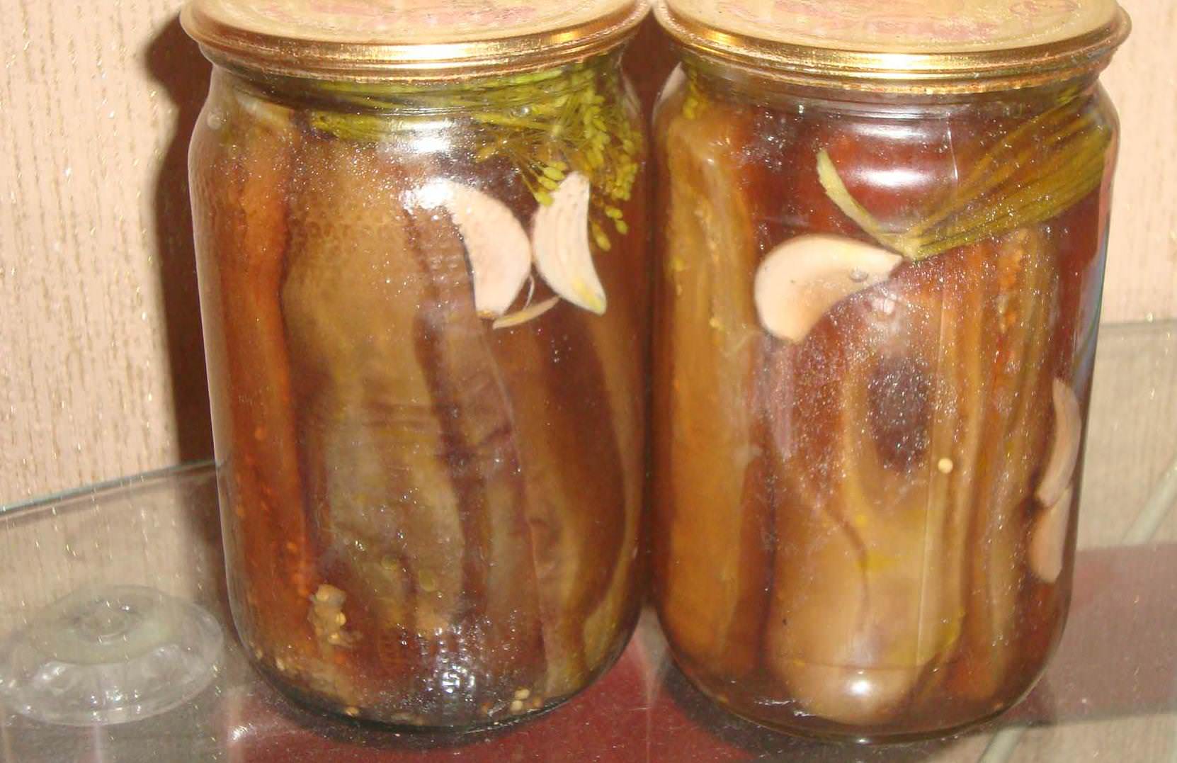 Более классическое сочетание, нежели баклажаны и чеснок, найти сложно