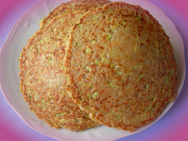 Блины получаются вкусными, сочными, хорошо жарятся