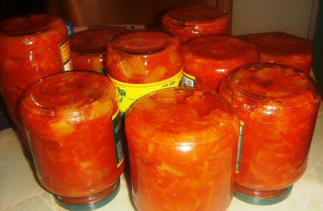 Рагу с томатной пастой получается еще вкуснее, чем обычное