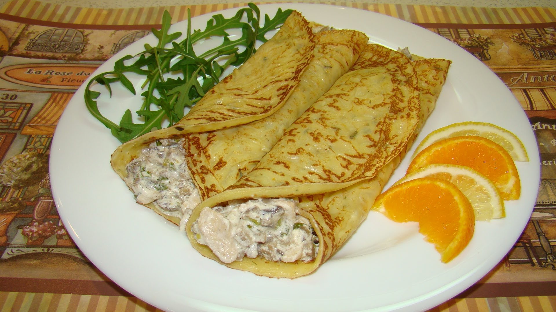 Такие блины с курицей готовятся быстро и также быстро съедаются