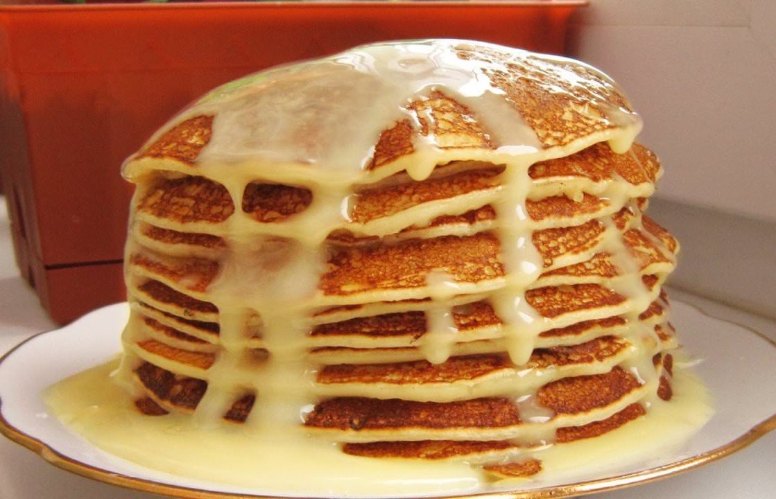 Блины очень вкусно кушать со сгущенкой
