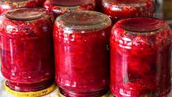 Консервирование свеклы – процесс простой и нетрудоемкий