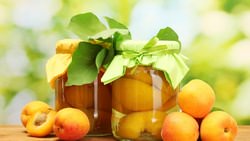 Абрикосы хороши тем, что не теряют своих полезных веществ и вкусовых качеств при консервации