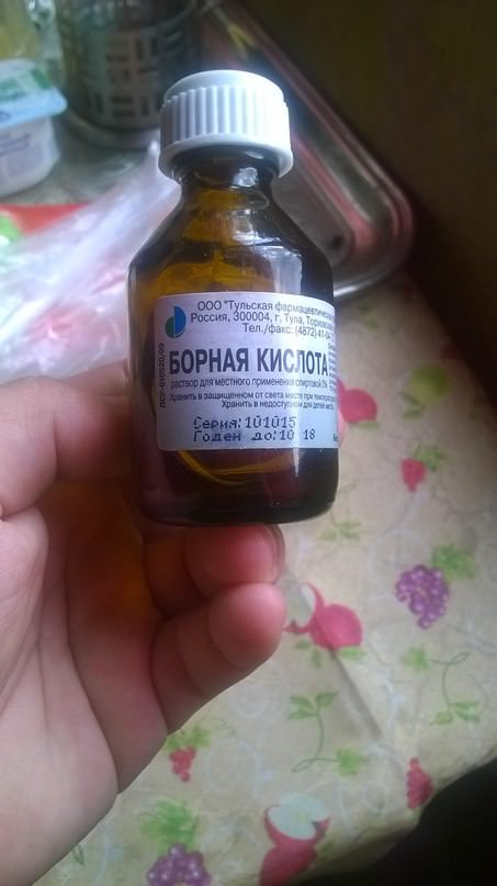 Как приготовить подкормку на основе борной кислоты